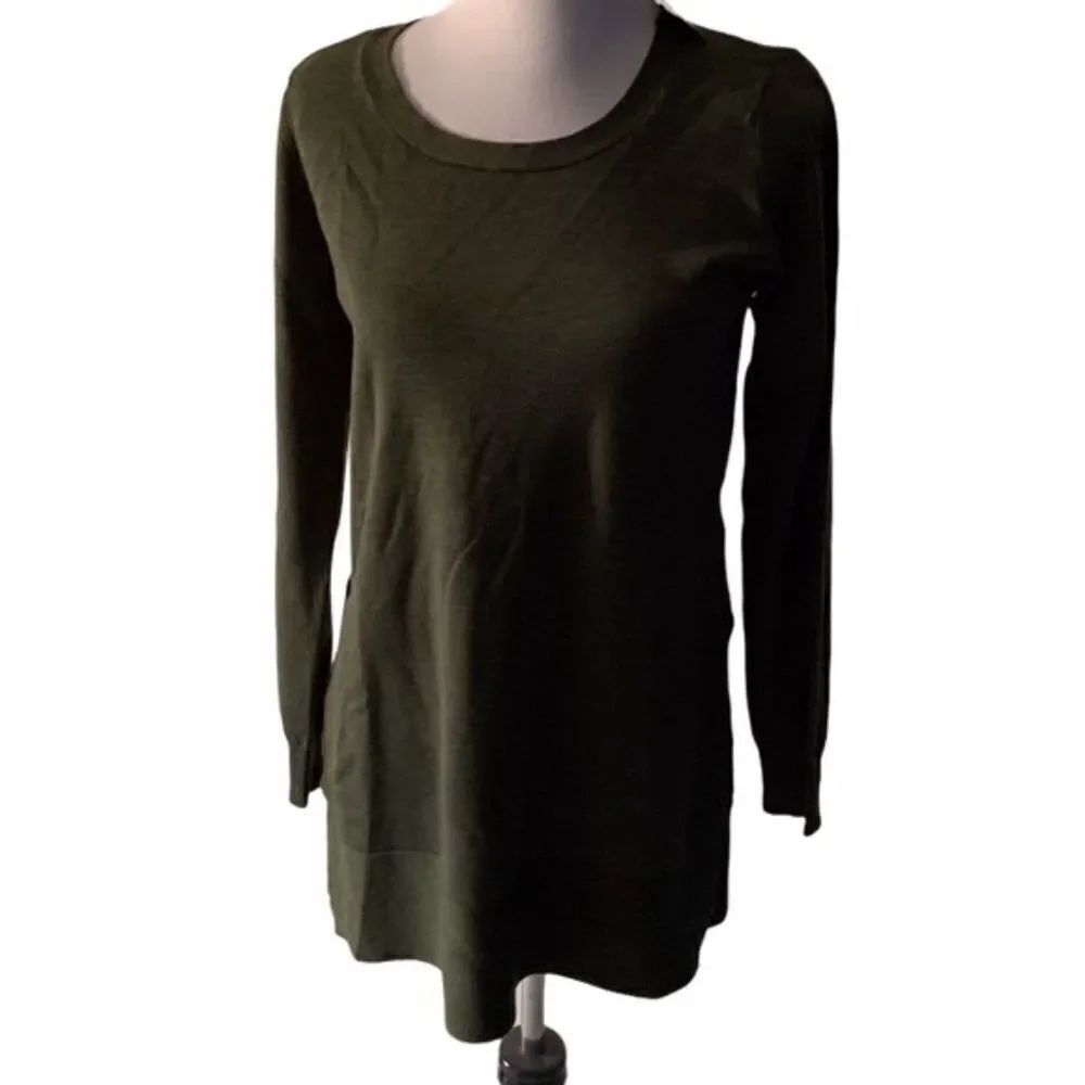 🆕 Cyrus Women’s Green Long Sleeve Top size S